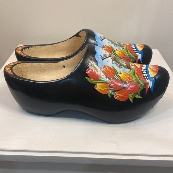 Handmade Wooden Clogs - Holland - Picture 4 of 9